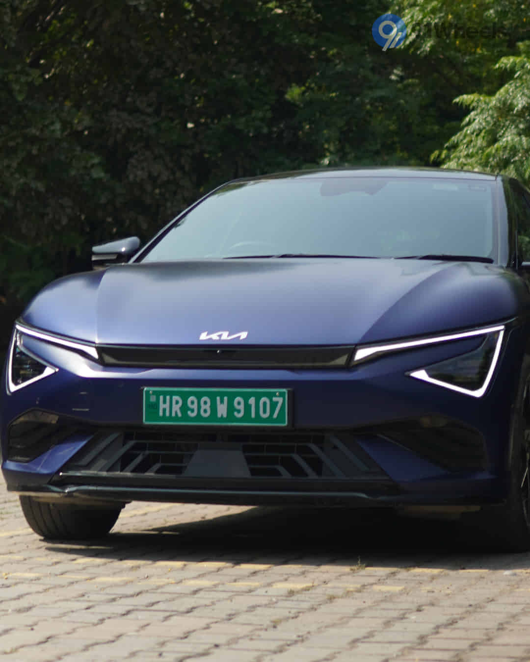 Front Windshield / Windscreen