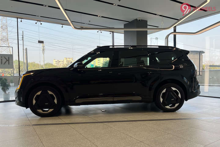KIA EV9 Right Side View