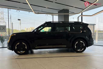KIA EV9 Right Side View KIA EV9 Right Side View