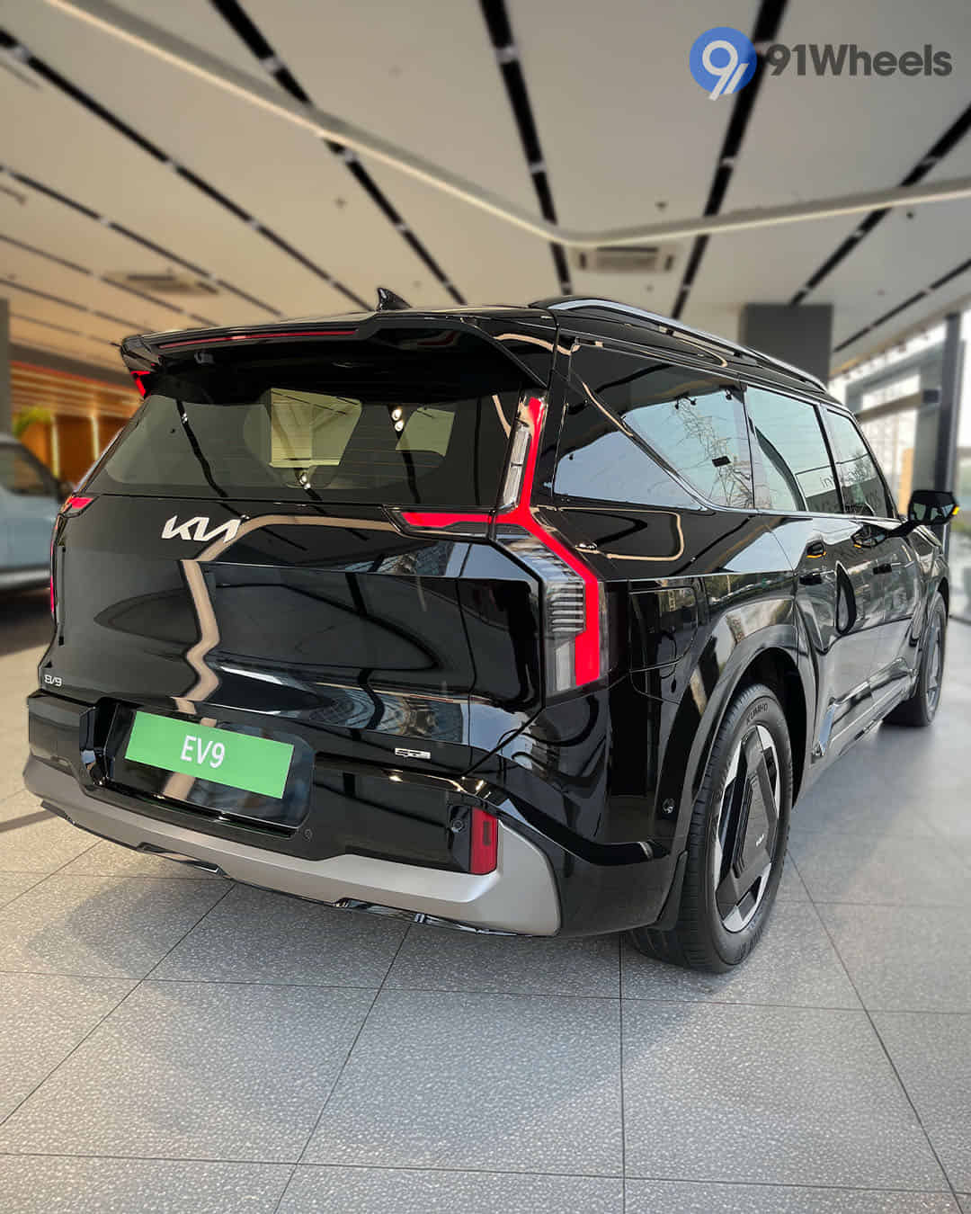 Right Rear Three Quarter