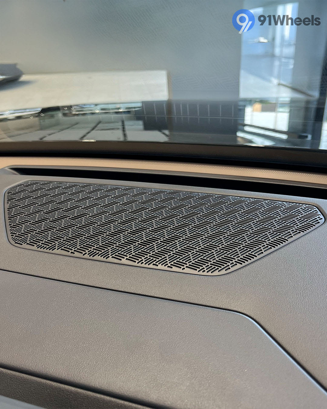 Infotainment & Charging - 2