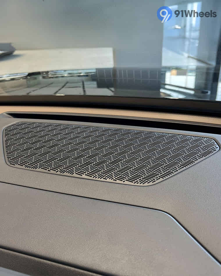 Infotainment & Charging - 2