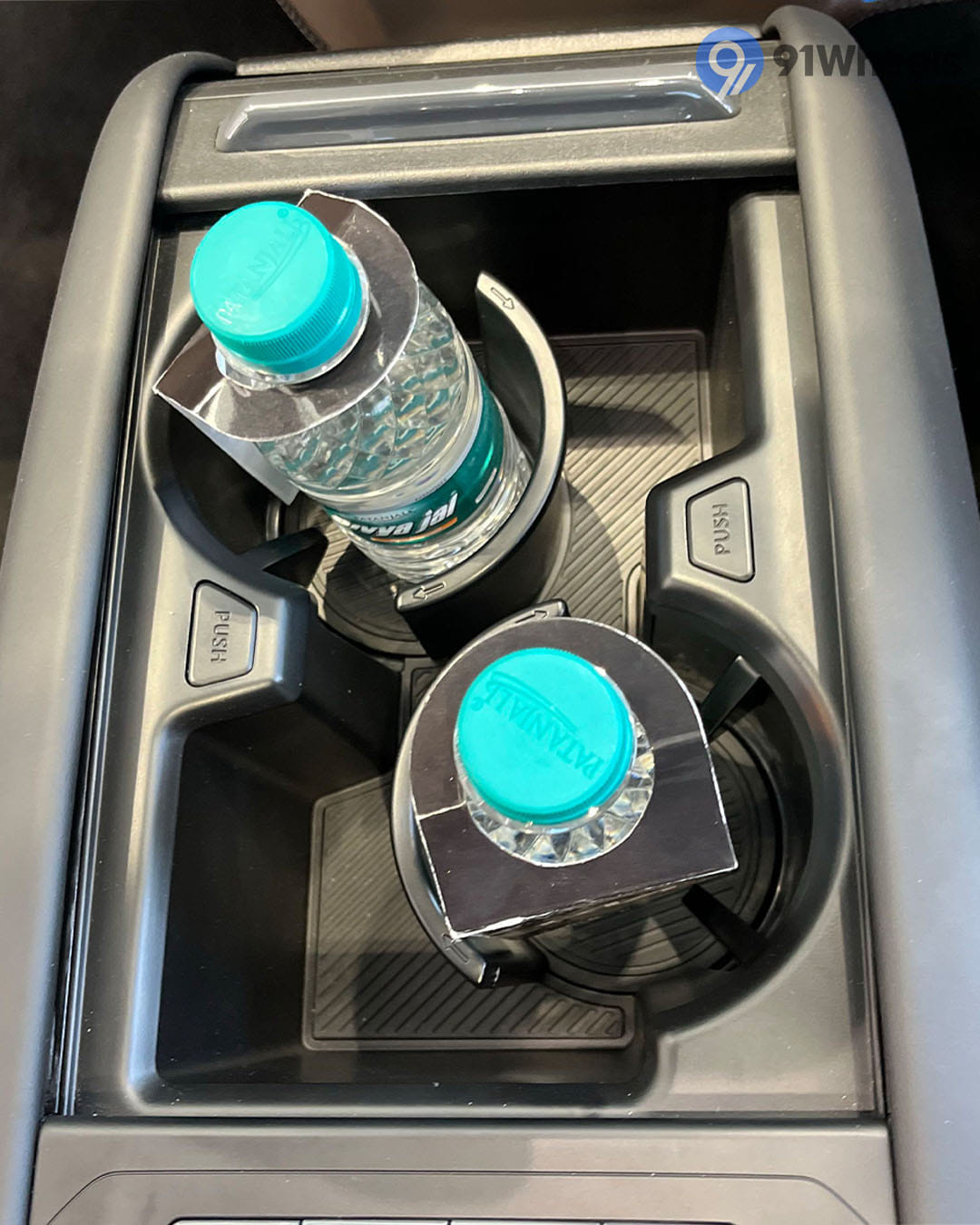 KIA EV9 Cup Holders