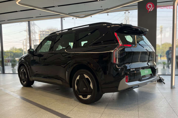 KIA EV9 Right Rear Three Quarter