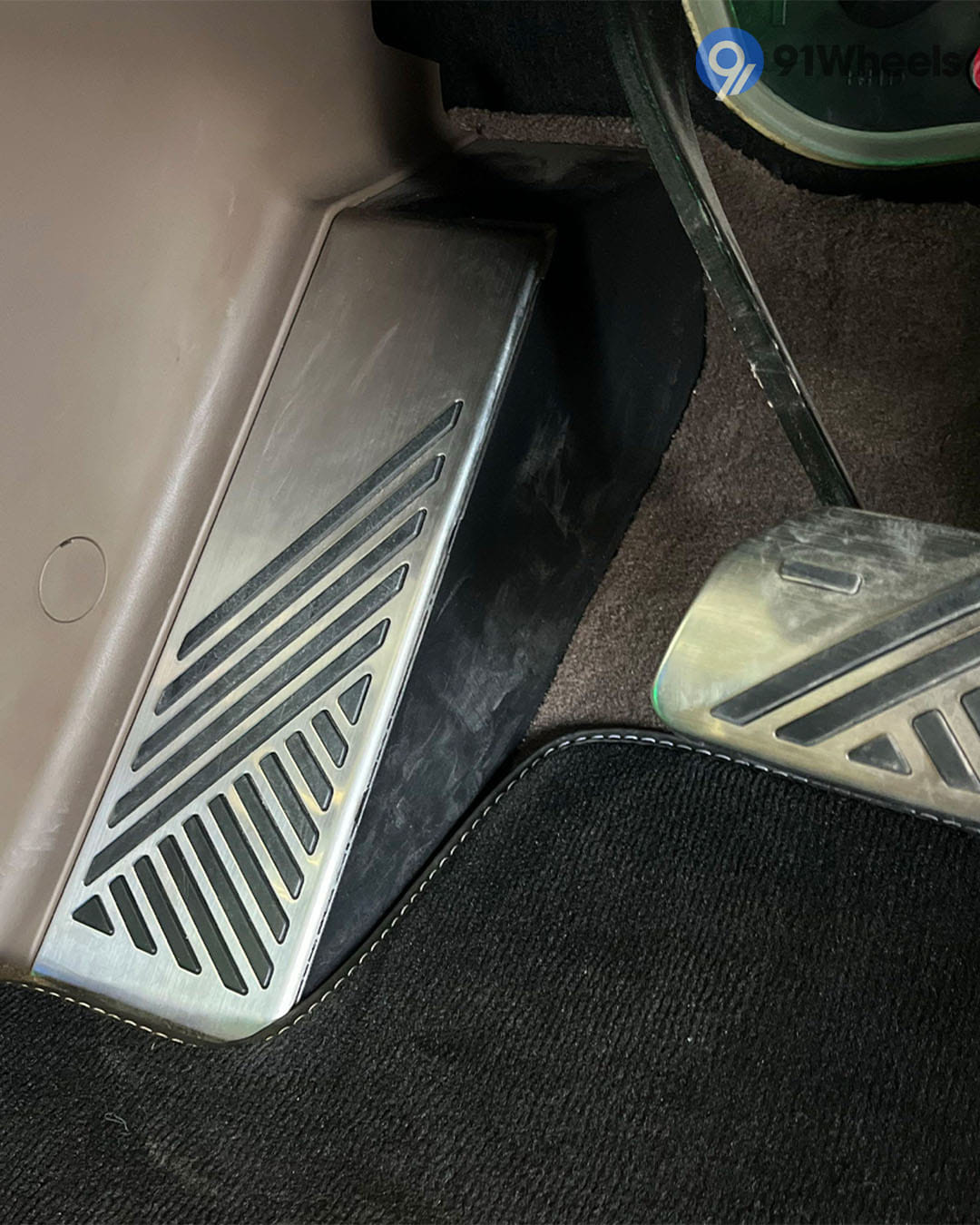 KIA EV9 Dead Pedal