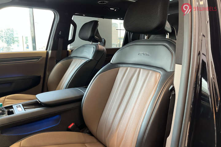 KIA EV9 Front Row Seats