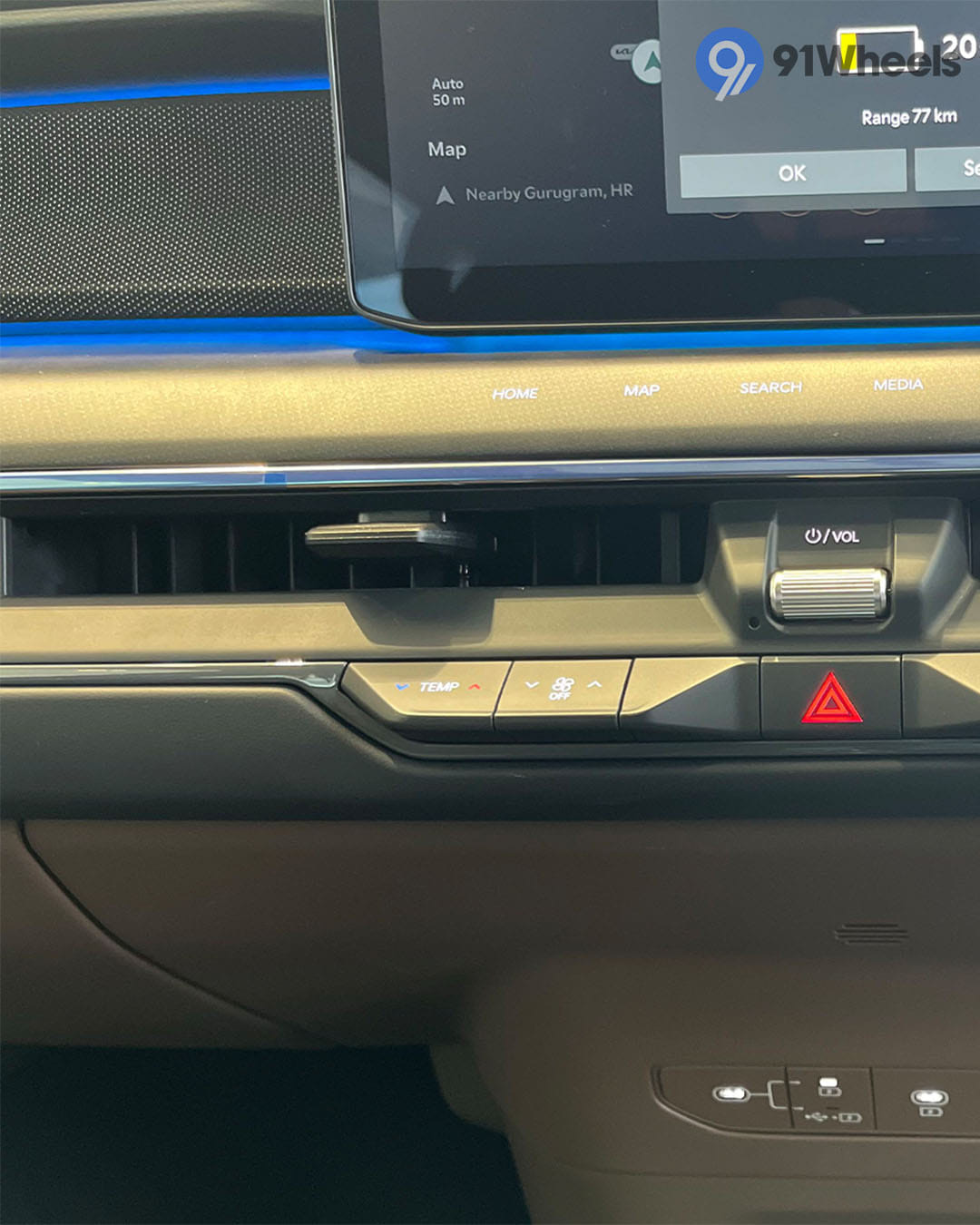 Dashboard & Front Cabin - 3