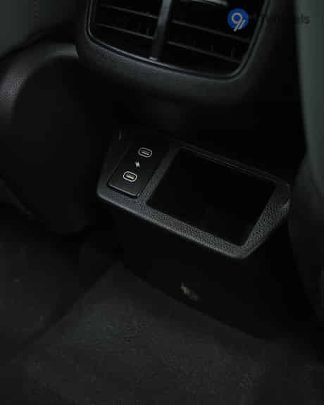 Seltos 2023-2026 Rear Row Charging Point