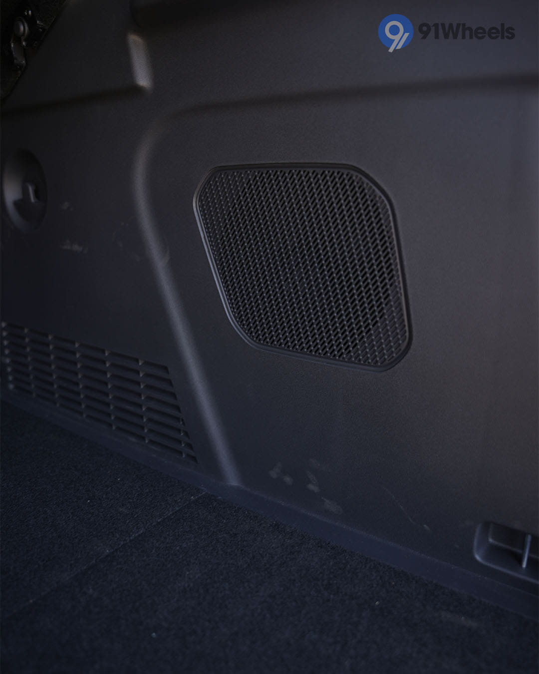 Infotainment & Charging - 2