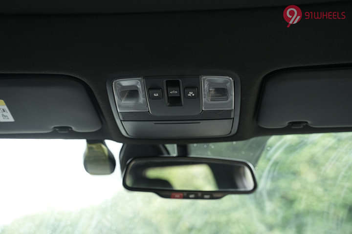 KIA Seltos Roof Mounted Controls/Sunroof & Cabin Light Controls