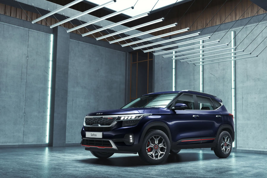 KIA Seltos 2019-2023 Cornering Shot