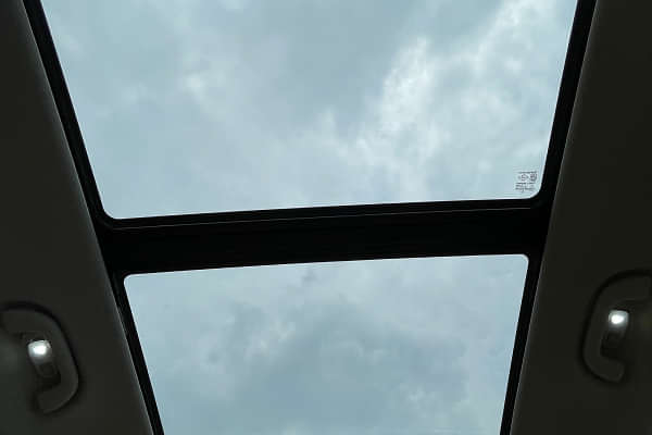 KIA Seltos Roof Mounted Controls/Sunroof & Cabin Light Controls