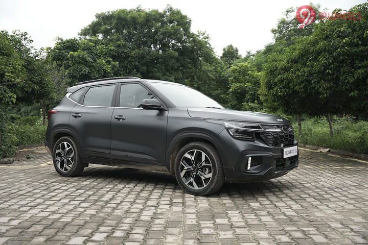 KIA Seltos Right Front Three Quarter KIA Seltos Right Front Three Quarter