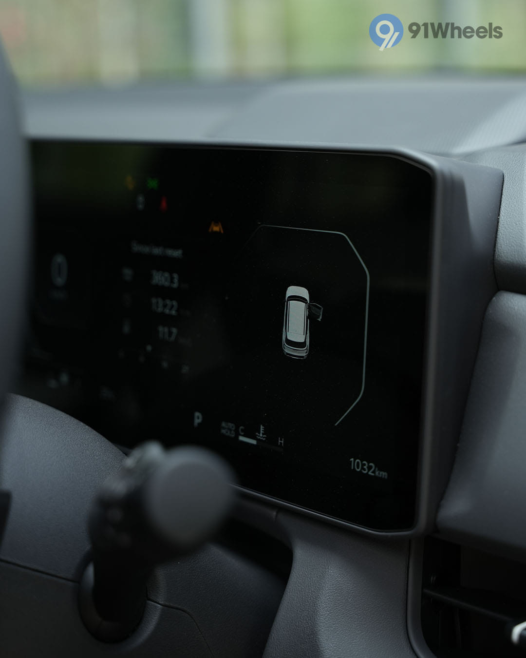 Dashboard & Front Cabin - 3