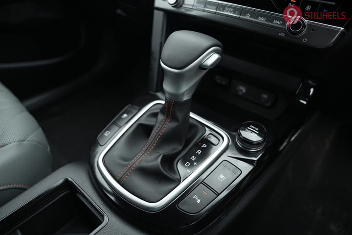 KIA Seltos Gear Shifter/Gear Shifter Stalk KIA Seltos Gear Shifter/Gear Shifter Stalk