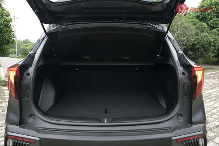 KIA Seltos Open Boot/Trunk