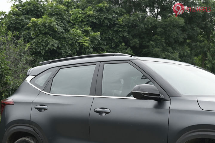 KIA Seltos Side Glass Housing