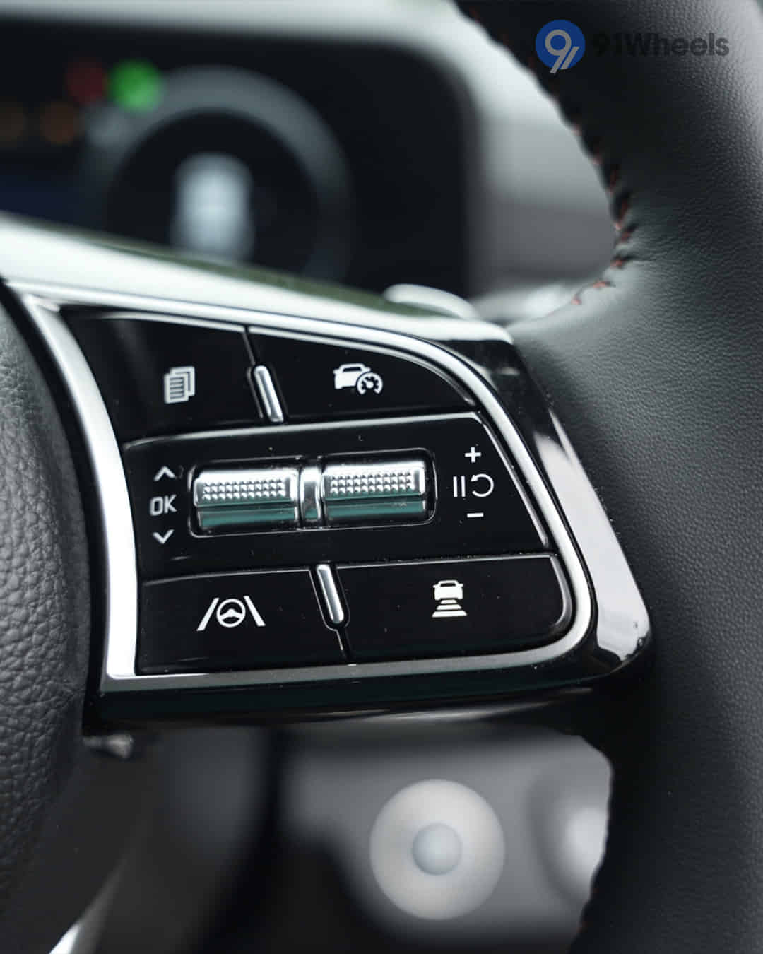 Right Steering Mounted Controls