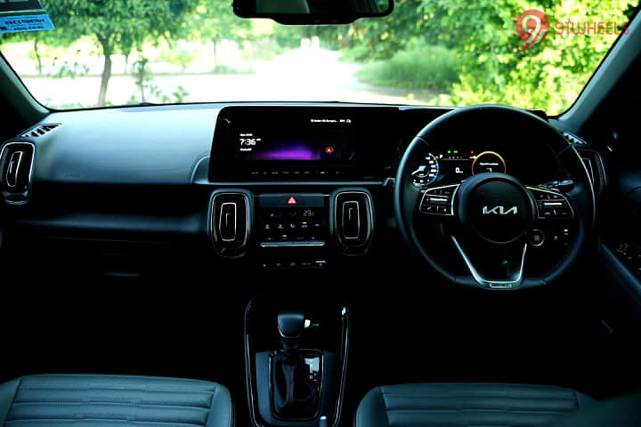 KIA Sonet Dashboard