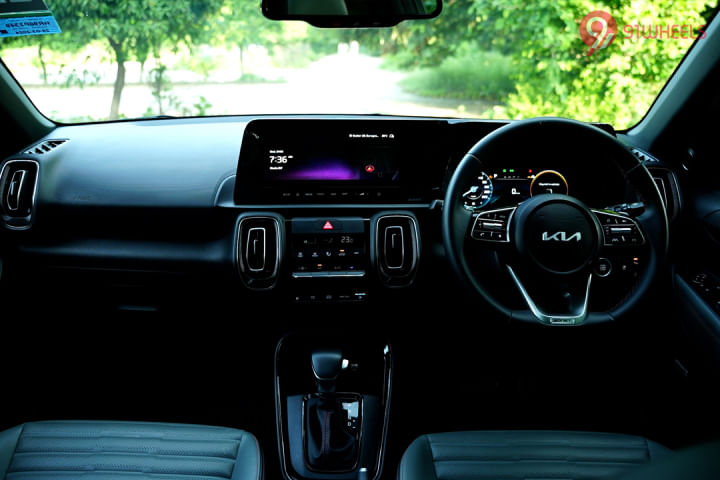 KIA Sonet Dashboard