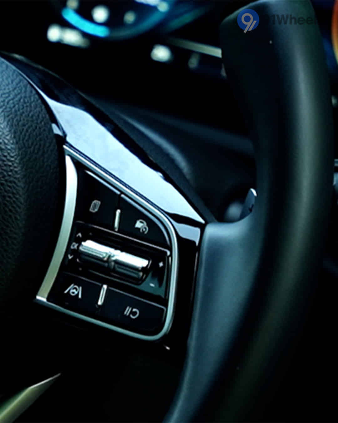 Right Steering Mounted Controls