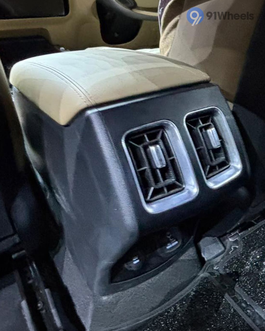 Rear Row Air Vents Rear Row Air Vents