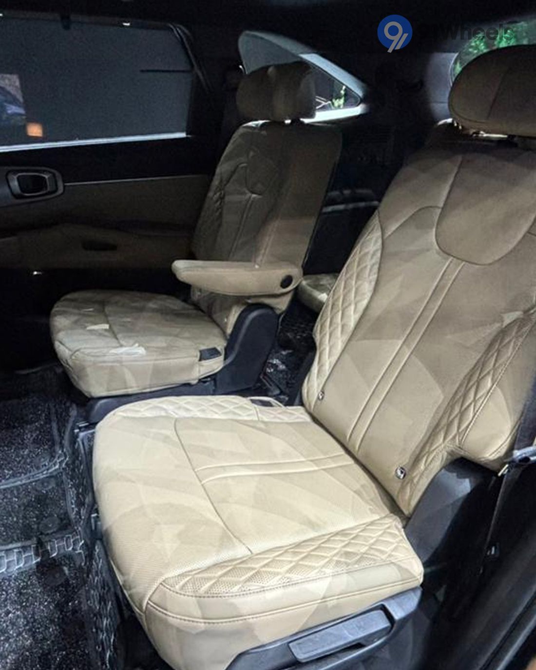 Rear Seats Rear Seats