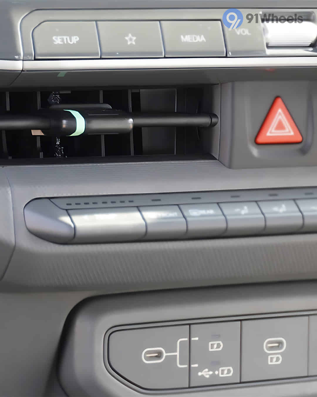 Front Centre Air Vents