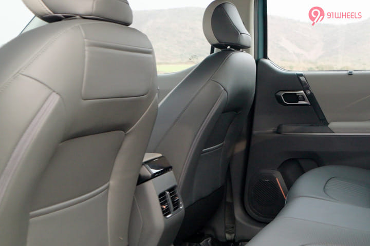 KIA Syros Front Seat Back Pockets