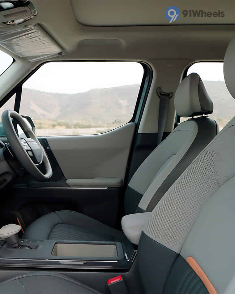 Seats & Cabin Comfort - 3 Seats & Cabin Comfort - 3