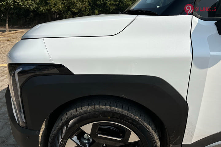 KIA Syros Front Fender