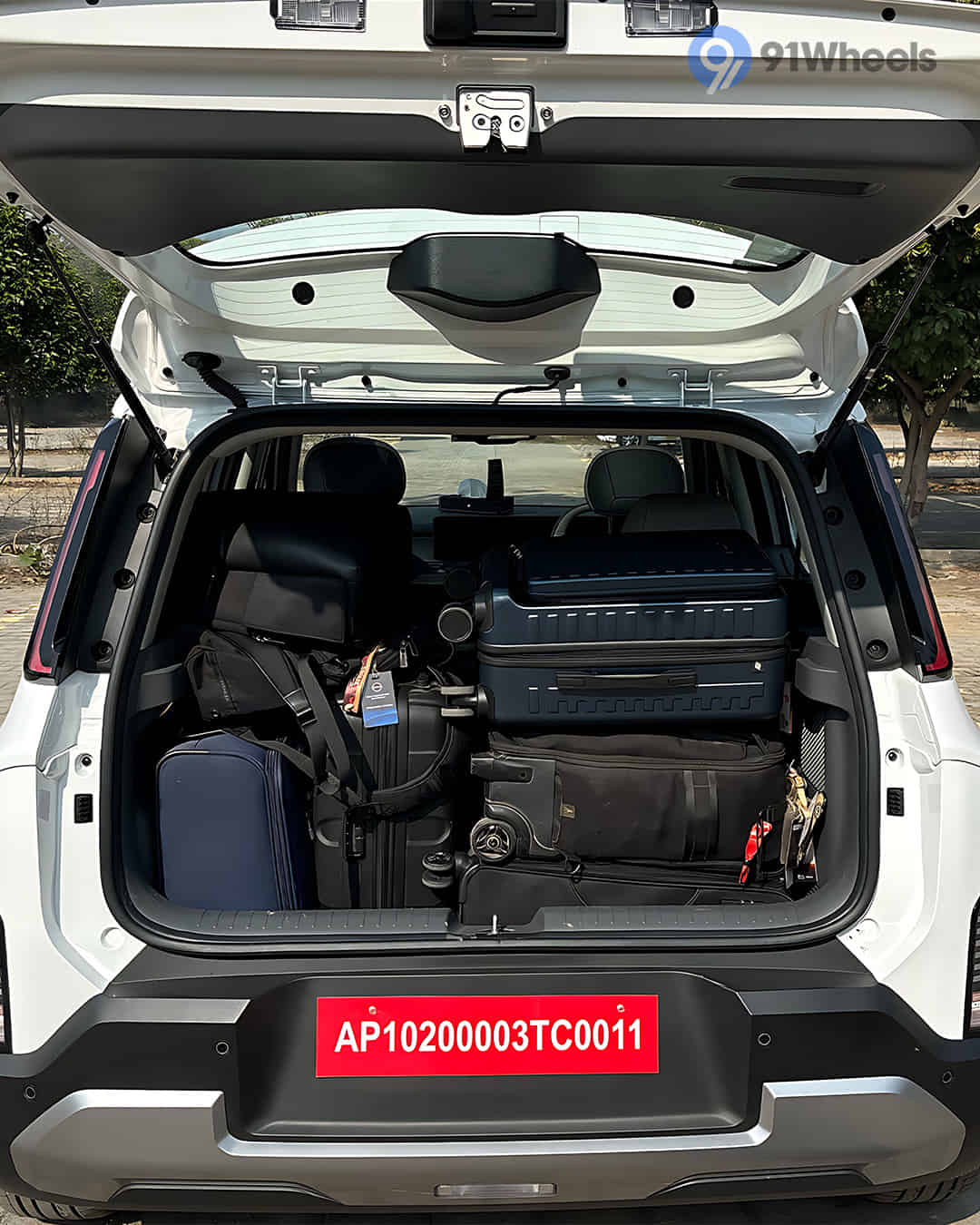 Bootspace with Luggage