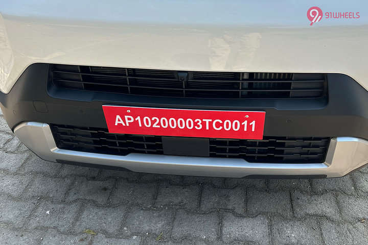 KIA Syros Grille