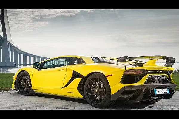 Lamborghini Aventador Images - Aventador Interior & Exterior [30 Photos]