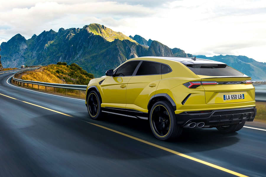 Lamborghini Urus Left Rear Three Quarter