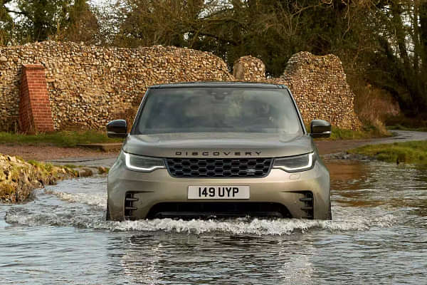 Land Rover Discovery Front View