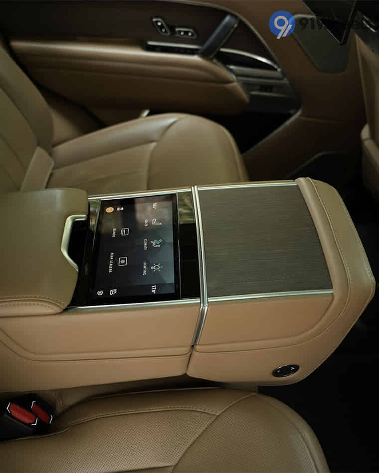 Dashboard & Front Cabin - 8