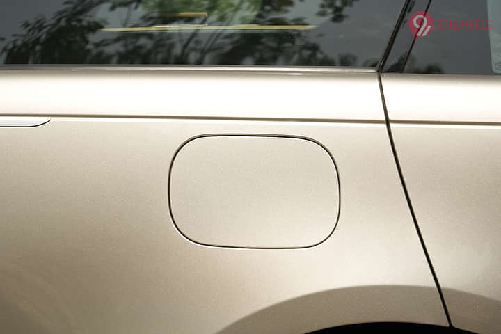 Land Rover Range Rover Closed Fuel Lid