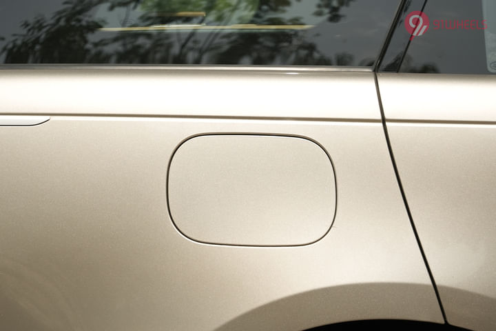 Land Rover Range Rover Closed Fuel Lid