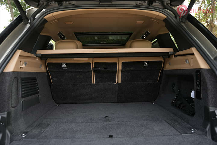 Land Rover Range Rover Bootspace