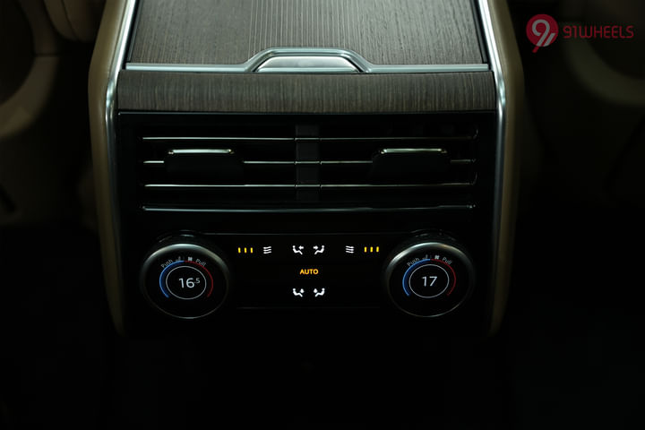 Land Rover Range Rover Rear Row Charging Point