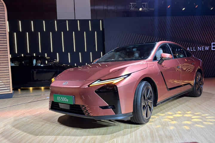 Closed Hood / Bonnet