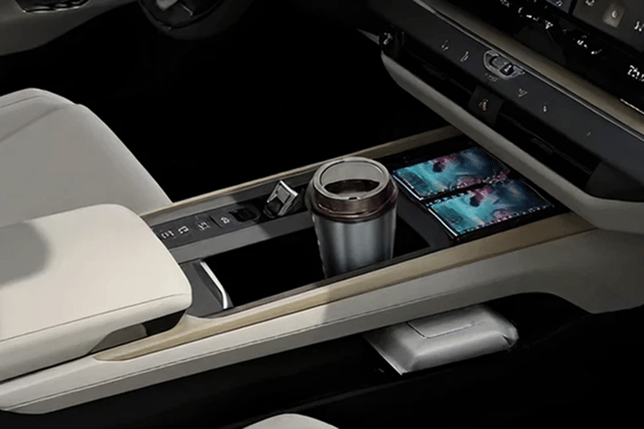 Dashboard & Front Cabin - 7