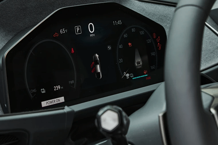 Dashboard & Front Cabin - 4