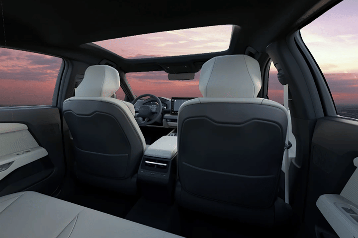 Seats & Cabin Comfort - 3