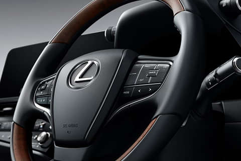 Lexus ES 300h Exquisite Steering Wheel