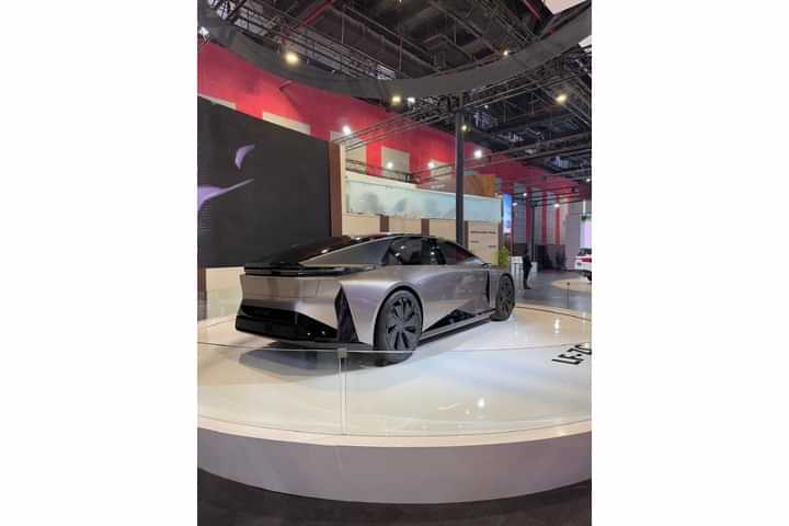 Lexus LF-ZC Right Rear Three Quarter Lexus LF-ZC Right Rear Three Quarter