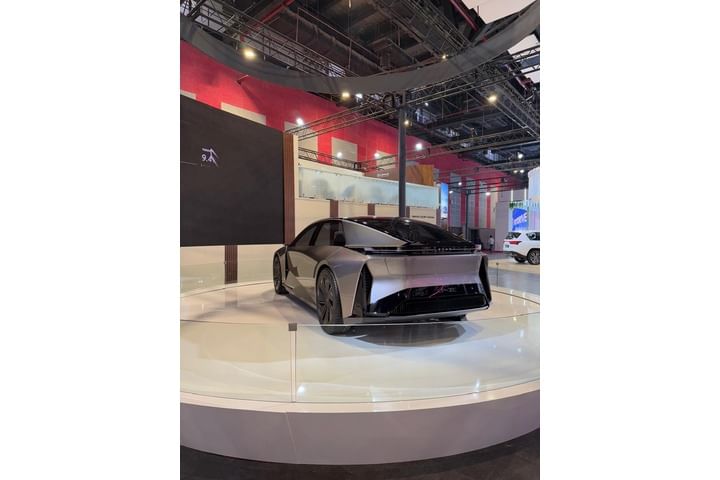 Lexus LF-ZC Rear Windshield/Windscreen Lexus LF-ZC Rear Windshield/Windscreen