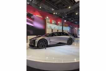 Lexus LF-ZC Left Side View Lexus LF-ZC Left Side View