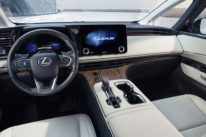 Lexus LM 350h Dashboard